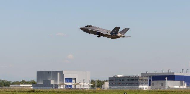 AL-1-First-Flight-credits-Todd-McQueen.jpg