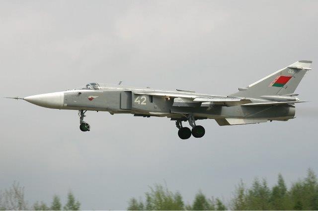 Belarus_Air_Force_Sukhoi_Su-24M_Pichugin-1