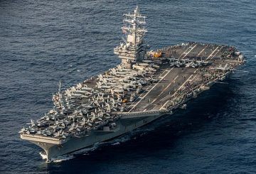 USS-Ronald-Reagan-Welcomes-UK-Officials-Aboard