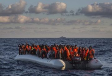 migranti MARINA MILITARE