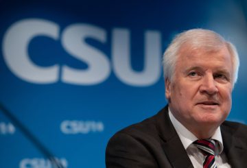 Horst+Seehofer+Seehofer+Soeder+Speak+Following+Z2snQjL5GMOl