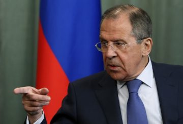 Russia's Foreign Minister Sergei Lavrov gestures during a news conference after a meeting with his counterpart from Mozambique Oldemiro Baloi in Moscow April 21, 2014. REUTERS/Sergei Karpukhin (RUSSIA - Tags: POLITICS)