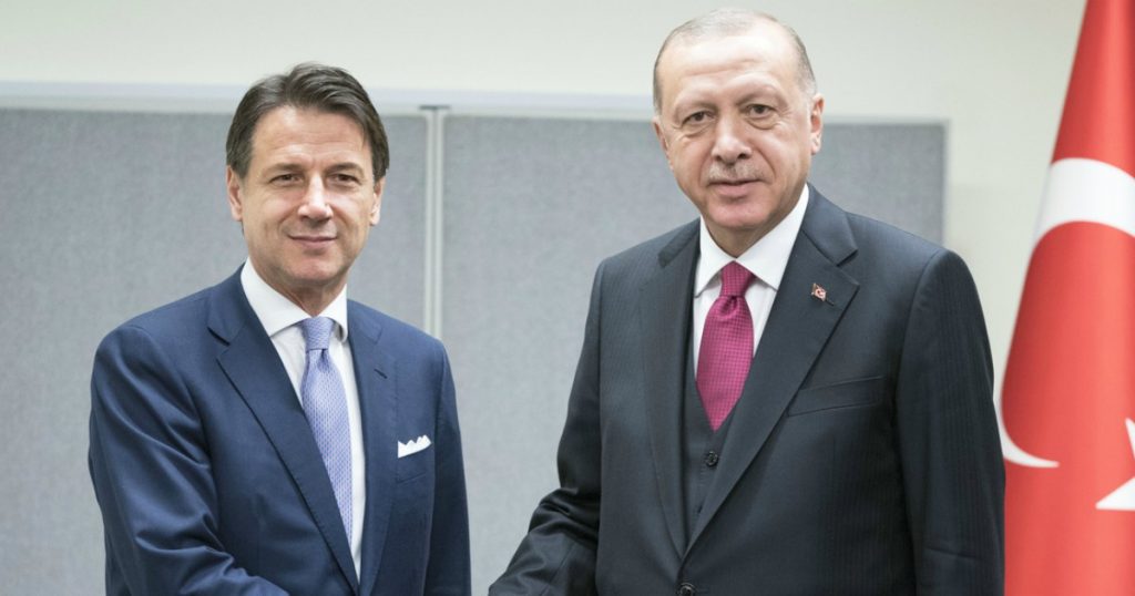 Foto Filippo Attili/Palazzo Chigi/LaPresse24-09-2019 New York, Stati UnitiPolitica Il Presidente del Consiglio Giuseppe Conte a New YorkNella foto: Giuseppe Conte con ErdoganDISTRIBUTION FREE OF CHARGE - NOT FOR SALE - Obbligatorio citare la fonte LaPresse/Palazzo Chigi/Filippo Attili