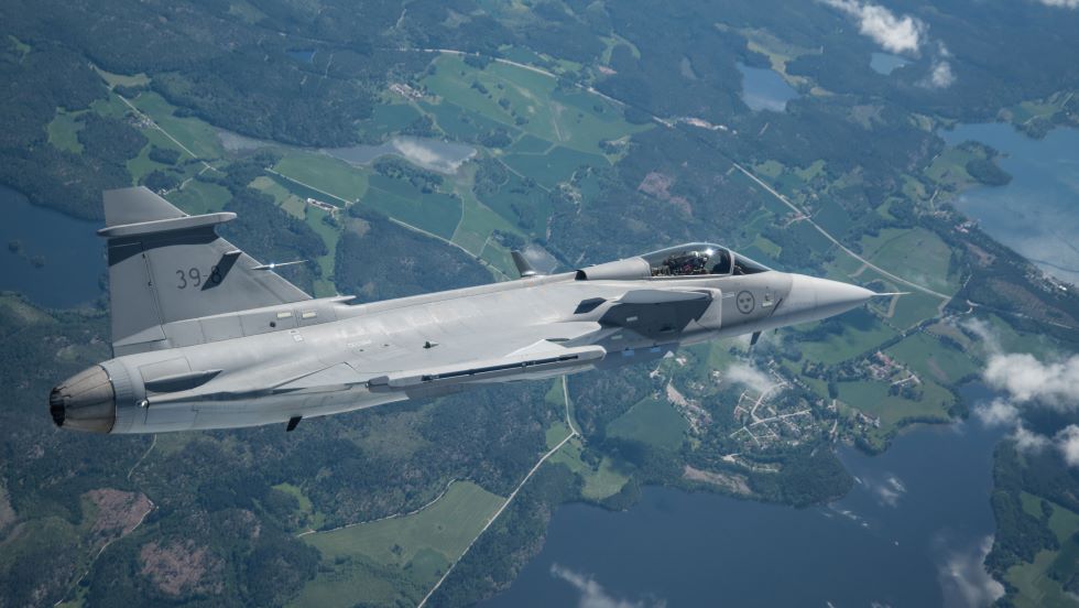 first_flight_gripen_e__2340_air_3