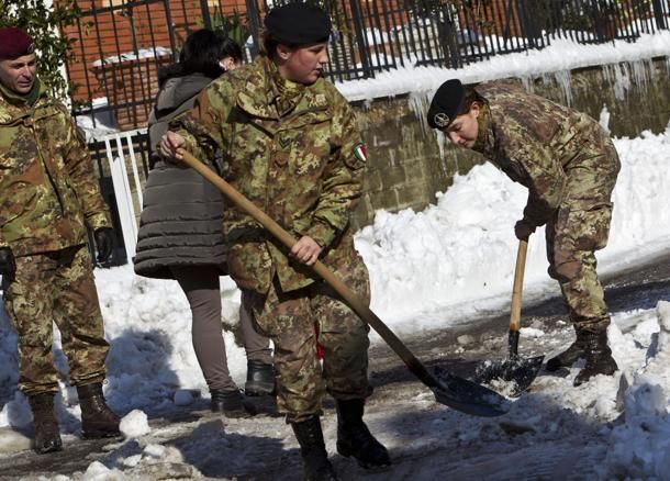 militari-e-neve