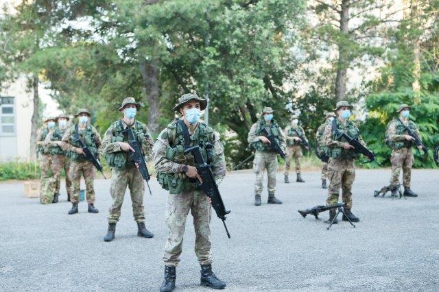 Foto 3 Allievi Marescialli della Scuola Sottufficiali dell'Esercito in a.._ (002)