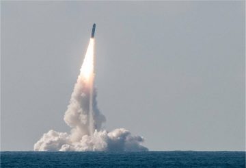 French_Navy_conducts_test-fire_of_M51_ballistic_missile_from_Le_Temeraire_SSBN_ballistic_missile_submarine_925_001