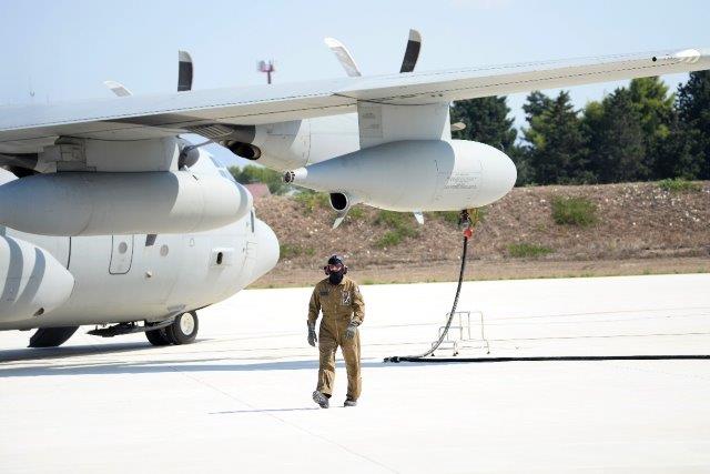 hot refuelling su F35B_operatore a lavoro