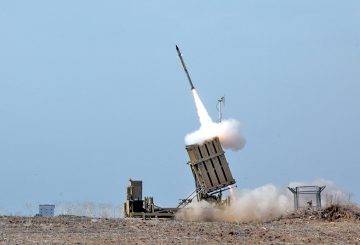 Flickr_-_Israel_Defense_Forces_-_Iron_Dome_Intercepts_Rockets_from_the_Gaza_Strip