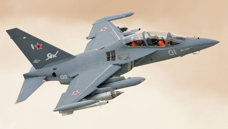 Regimes-military-pilots-follow-training-on-Yak-130-jet-in-Russia