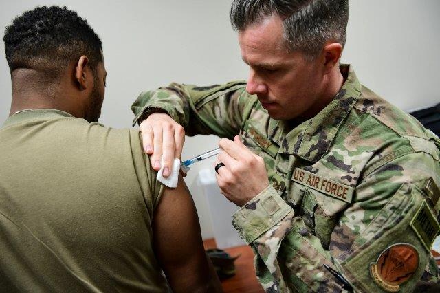 Il Pentagono impone il vaccino per il Covid ai militari – Analisi Difesa