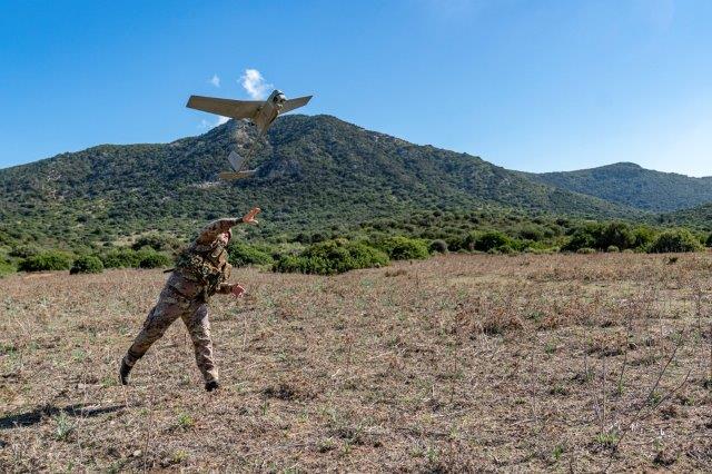 Foto 5 - Operatore APR durante la fase di lancio