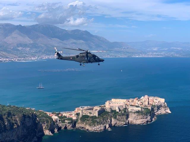 UH-169B-photo-Esercito-Italiano-4-002