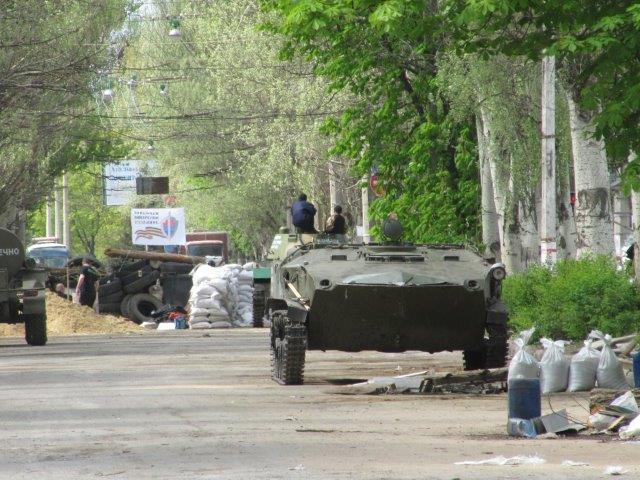 SLAVIANSK-TANK-FORZE-FILORUSSE-©-Eliseo-Bertolasi3