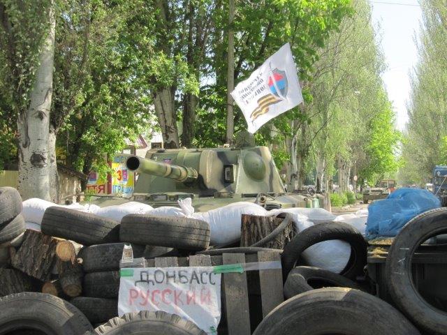 SLAVJANSK-TANK-FORZE-FILORUSSE-2-©-Eliseo-Bertolasi3