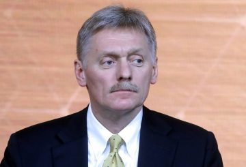 MOSCOW, RUSSIA - DECEMBER 19, 2019: Russia's Presidential Spokesman Dmitry Peskov looks on during the 15th annual end-of-year news conference by Russia's President Vladimir Putin at the World Trade Centre. Mikhail Metzel/TASS Ðîññèÿ. Ìîñêâà. Ïðåññ-ñåêðåòàðü ïðåçèäåíòà ÐÔ Äìèòðèé Ïåñêîâ íà áîëüøîé åæåãîäíîé ïðåññ-êîíôåðåíöèè ïðåçèäåíòà ÐÔ Âëàäèìèðà Ïóòèíà â Öåíòðå ìåæäóíàðîäíîé òîðãîâëè íà Êðàñíîé Ïðåñíå. Ìèõàèë Ìåòöåëü/ÒÀÑÑ