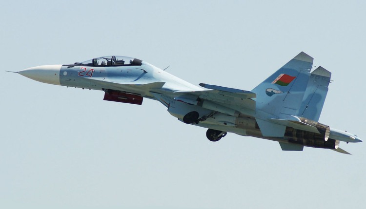 9_su-30-belarus_WikiCommons-002