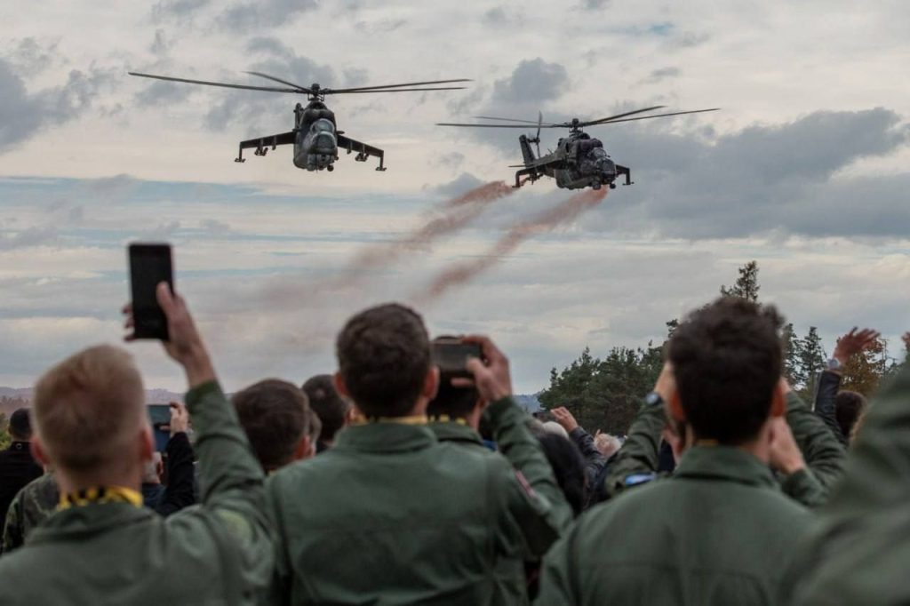 Almeno 114 nuovi elicotteri da attacco Kamov Ka-52M per l'Armata Russa Almeno 114 nuovi elicotteri da attacco Kamov Ka-52M per l'Armata Russa