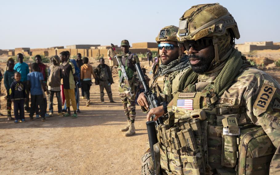 Gli americani lasciano il Niger (e forse il Ciad) mentre i russi si rafforzano in Libia