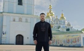 Zelensky sotto attacco ma resta in sella