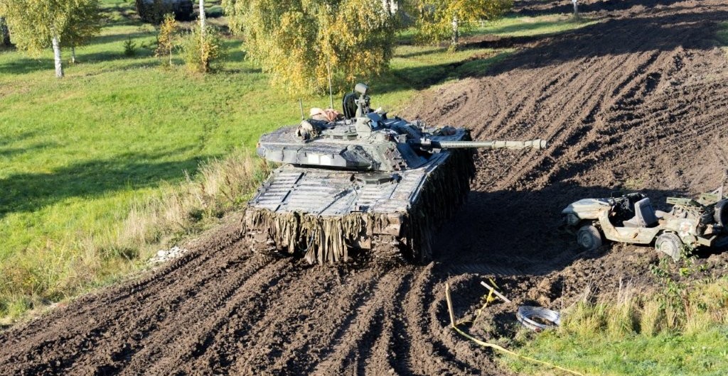 L’Estonia schiera l’esercito sul confine russo (e spera che la guerra in Ucraina continui)